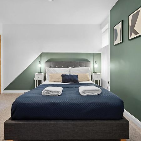 Corinium Lodge - Town Centre Apartment Cirencester Extérieur photo