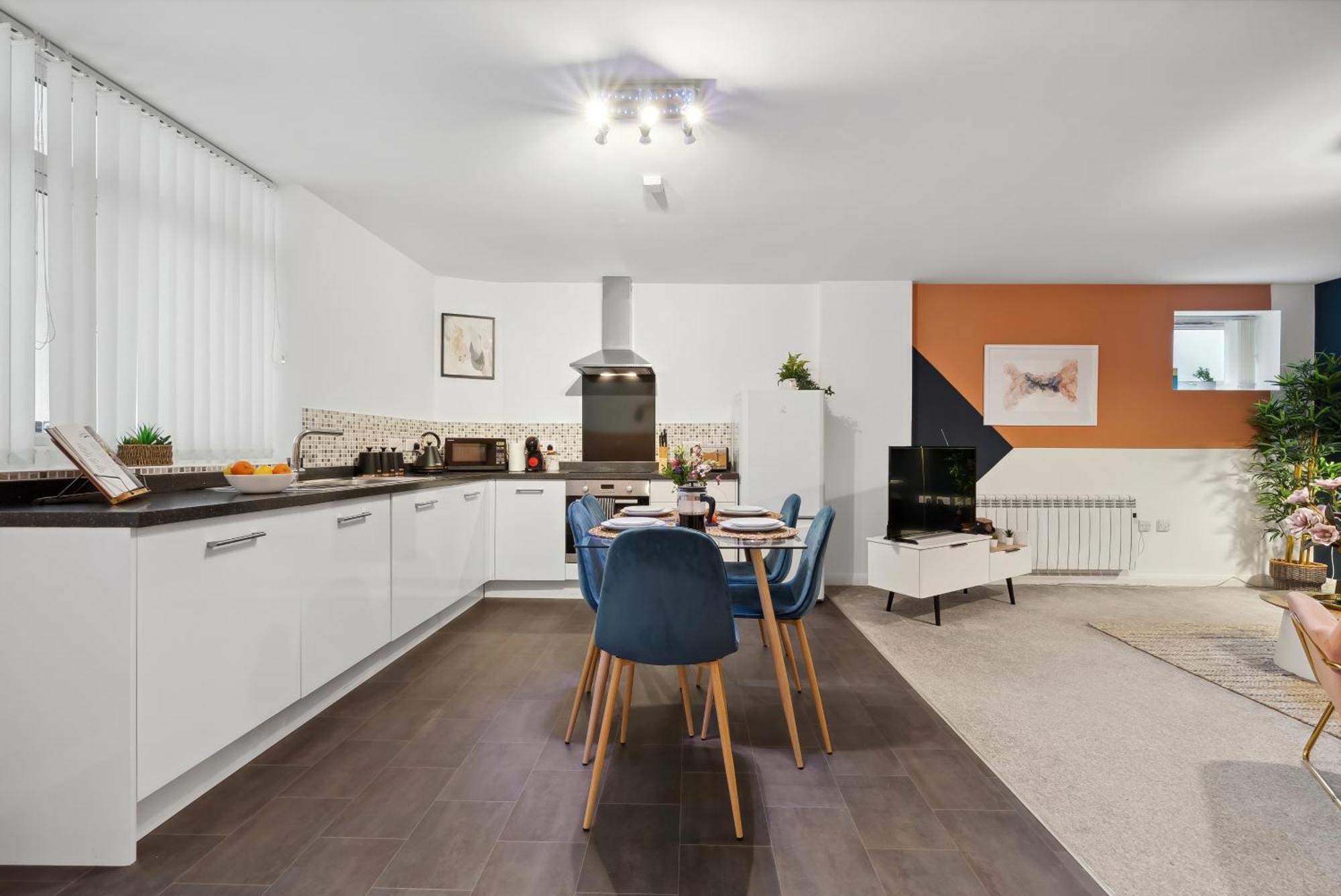 Corinium Lodge - Town Centre Apartment Cirencester Extérieur photo
