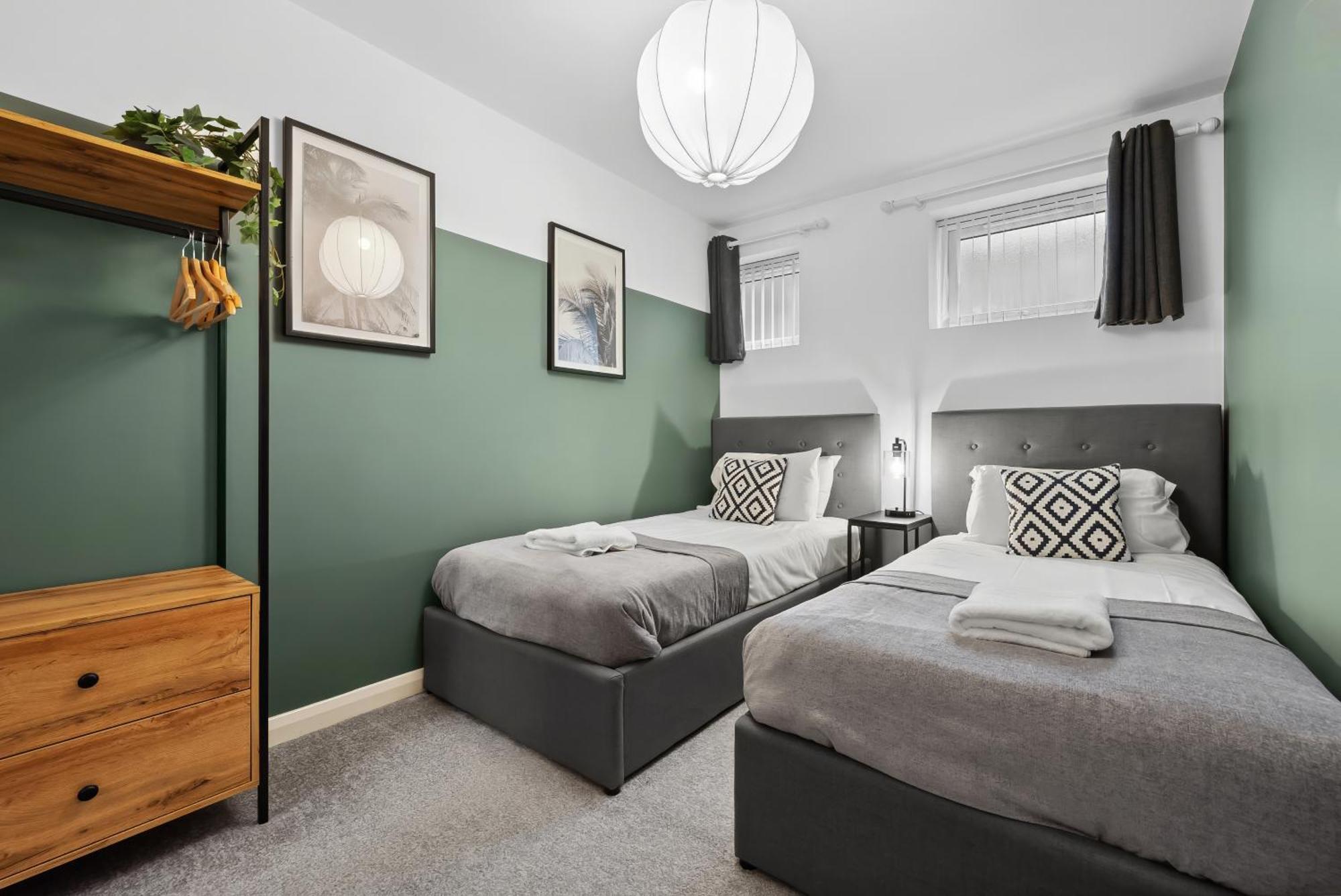 Corinium Lodge - Town Centre Apartment Cirencester Extérieur photo