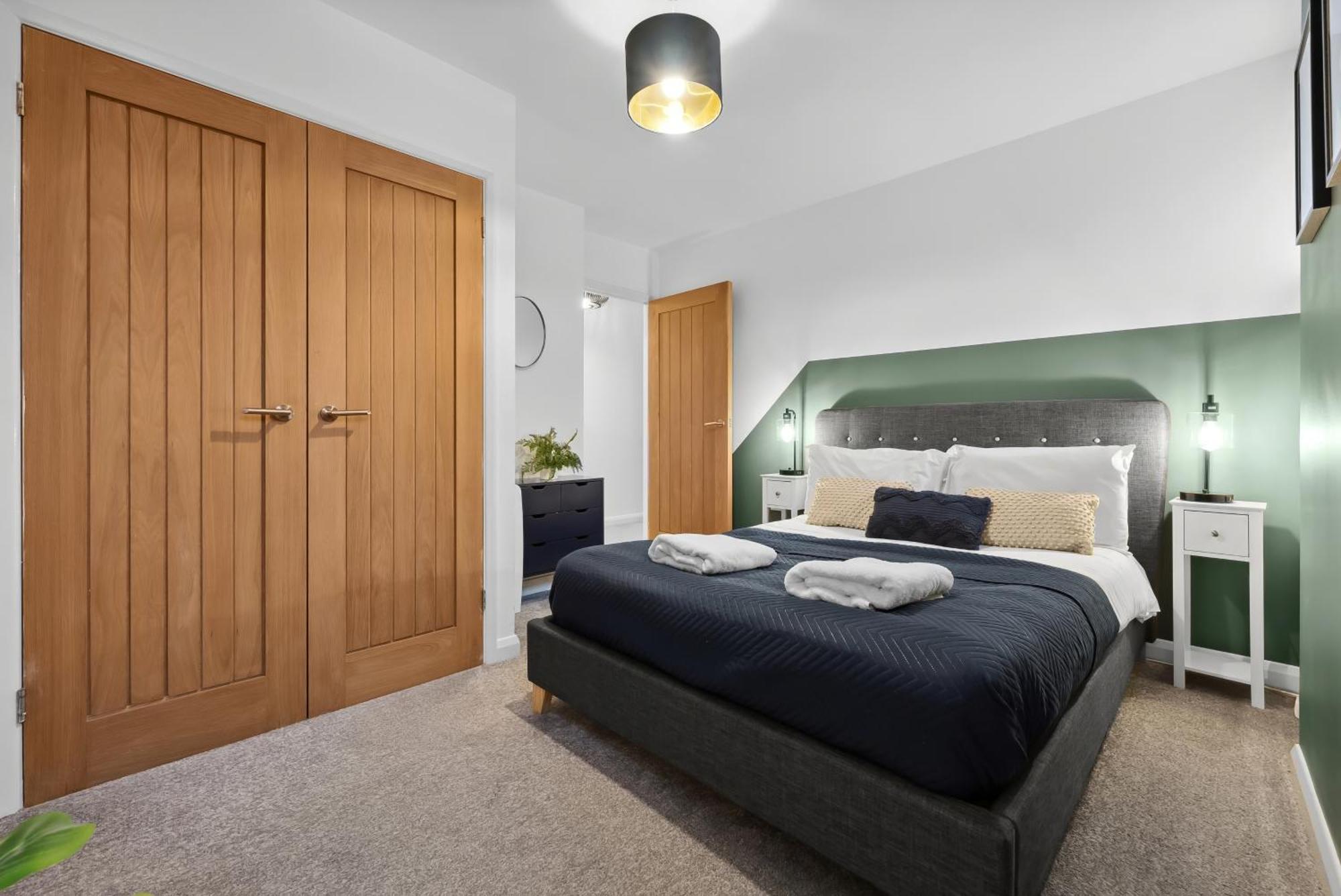 Corinium Lodge - Town Centre Apartment Cirencester Extérieur photo